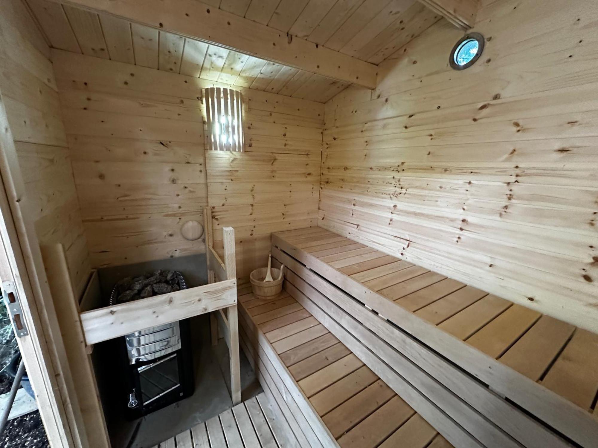 Retro Private Lodge With Hot Tub Nr Dartmoor Newton Abbot Eksteriør bilde